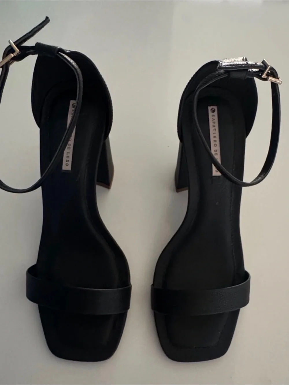 New Black Leather Block Heel Ankle-Strap Sandals Heels size 6 Resort Versatile